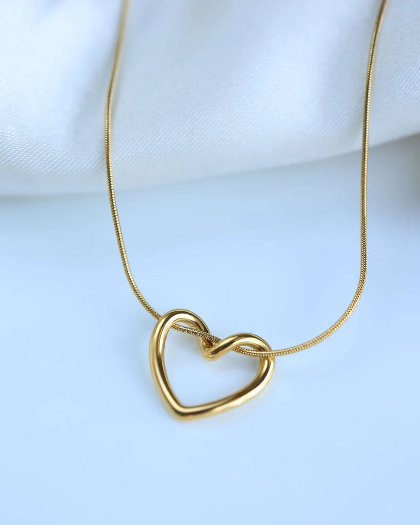 Amor(love) Gold Necklace